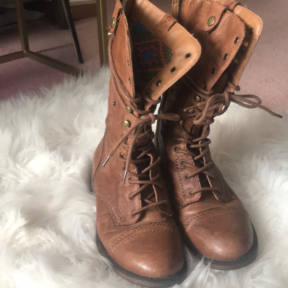 Steve Madden Lace Up Combat Troopa Boots